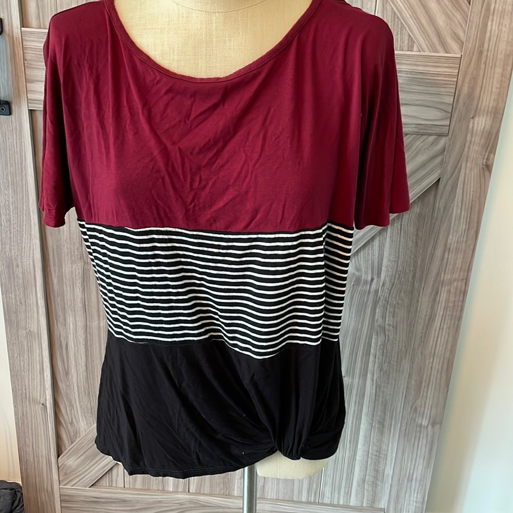 Maurice’s 24/7 twist knot T-shirt color block in red, white & black